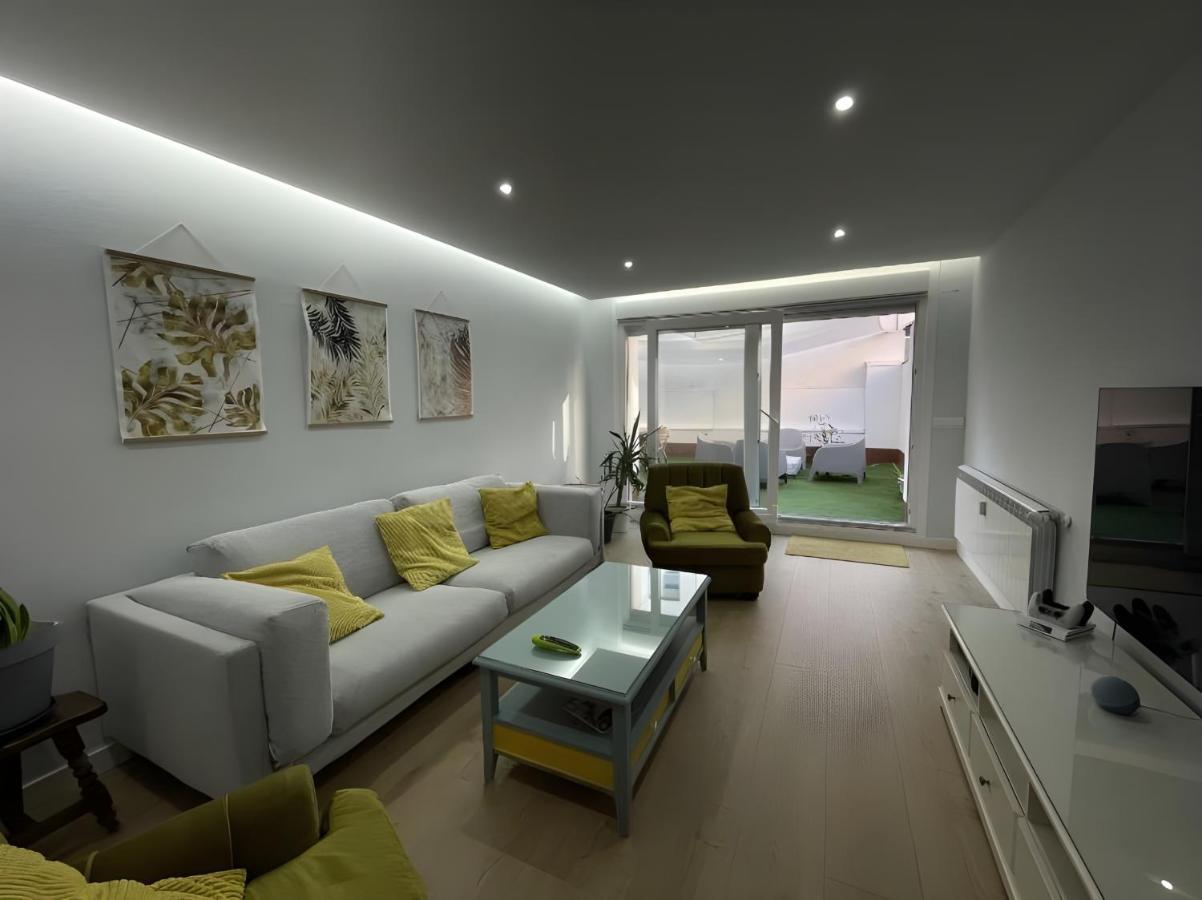 Amplio Y Moderno Piso De 4 Habitaciones Y Terraza Pontevedra Exterior photo